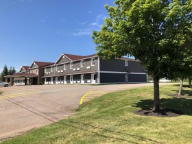 Front exterior of Coastal Inn Sackville